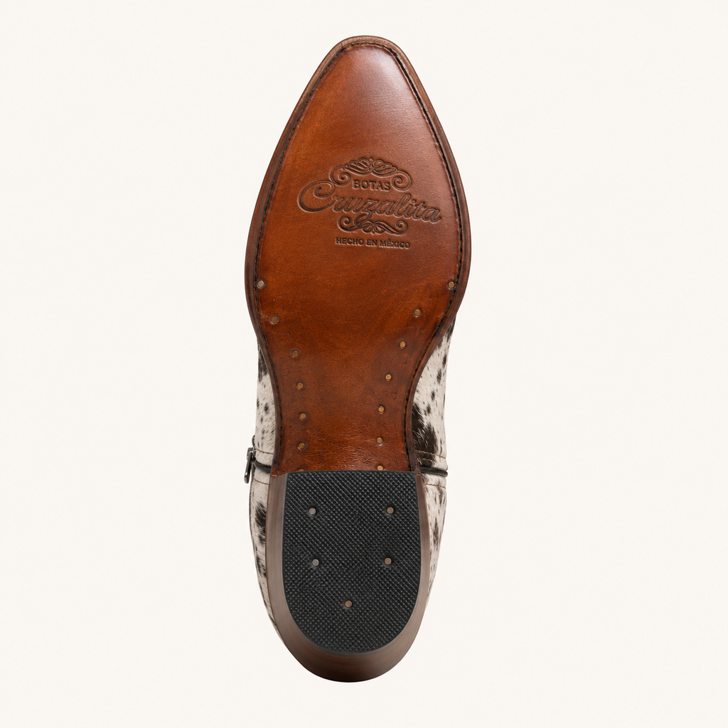 Bota Pelo de Vaca Bordado Espigas — Cruzalta