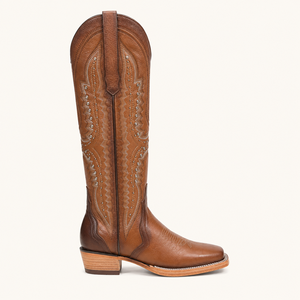 Bota Vaquera Café Miel con Remaches Canela — Daleo