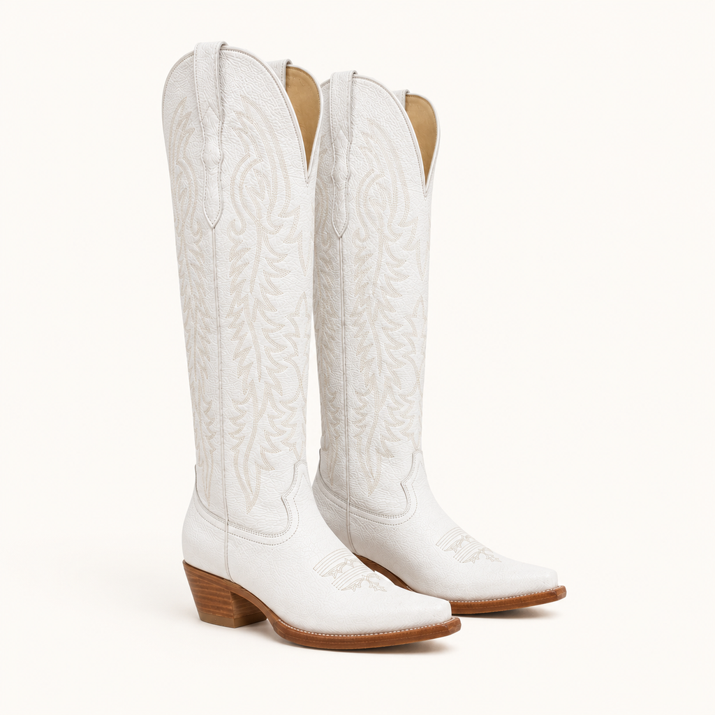 Bota Alta Blanca Bordada Paloma — Forajidas