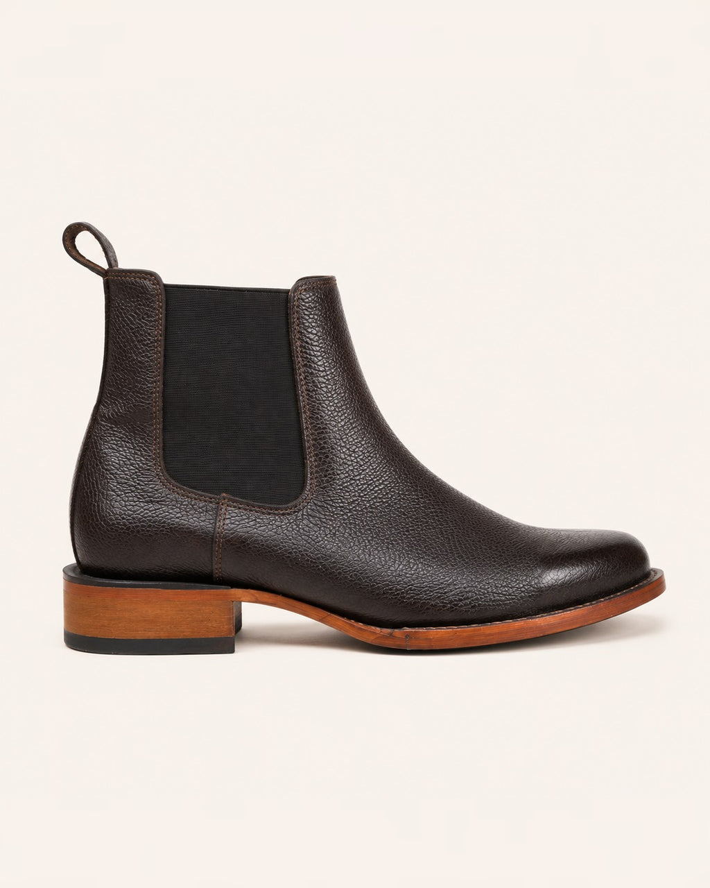 El Roble en Piel de Venado Chocolate
